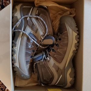 Keen boots